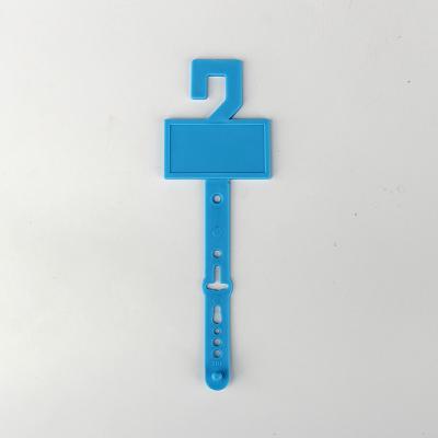 China Heavy Duty Fashionable Blue Plastic Belt Hangers For Stores for sale