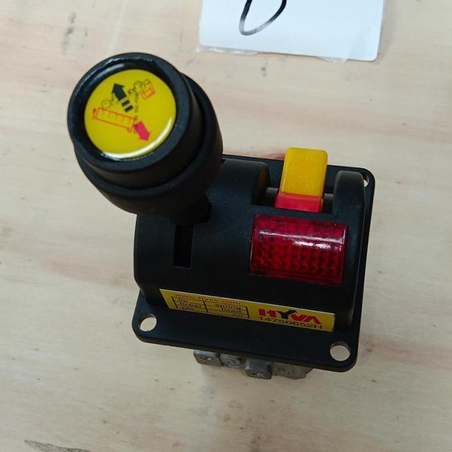 Sinotruk HOWO Truck Part Hyva Air Control Valve 14750652h