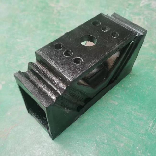 Sinotruk HOWO Truck Engine Bracket Rubber Mounting Az9725590031