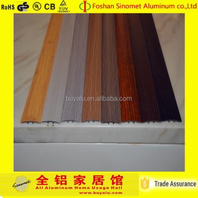 China Telha de alumínio Tirm da extrusão da grão de canto externo profissional da madeira da guarnição da telha à venda