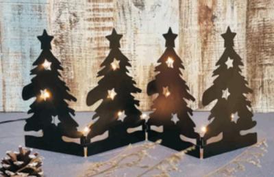 中国 家のクリスマスの照明は導かれる吊り下げ式のプラスチック屋外を掛ける木を飾る 販売のため