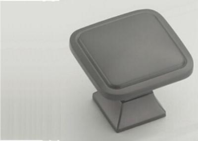 China Solas manijas del cajón del agujero y hardware simple moderno de los muebles de los botones en venta