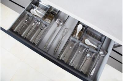 China Kitchen Expandable Cutlery Silverware Drawer Organizer for sale