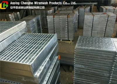 China Custom Vehicuar Galvanised Steel Grating 10 - 300mm Height ISO9001 Certification for sale
