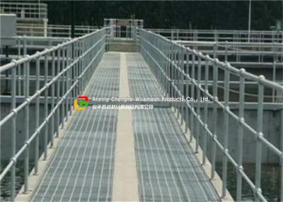 China Heavy Duty Garage Floor Steel Grate , Metal Grid Flooring For Offshore for sale