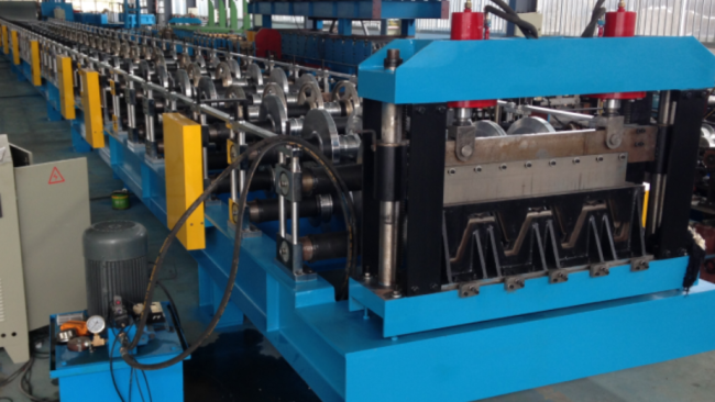 metal decking machine