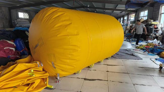 Industrial application of underwater air lift bags