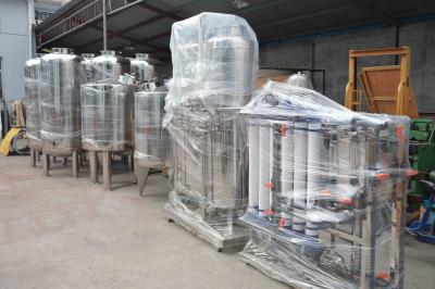 China Las máquinas de la purificación del agua del RO del control del PLC adoptan el filtro mecánico medio multi en venta