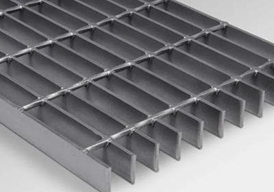 China Anti Slip Compound Galvanized Steel Toothed Serrated Steel Grating 32 X 5 Mm for sale