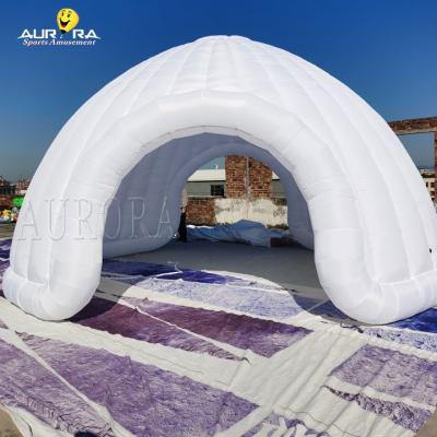 China Tenda de cúpula inflável de PVC branco / Iglu inflável para exposição ao ar livre à venda