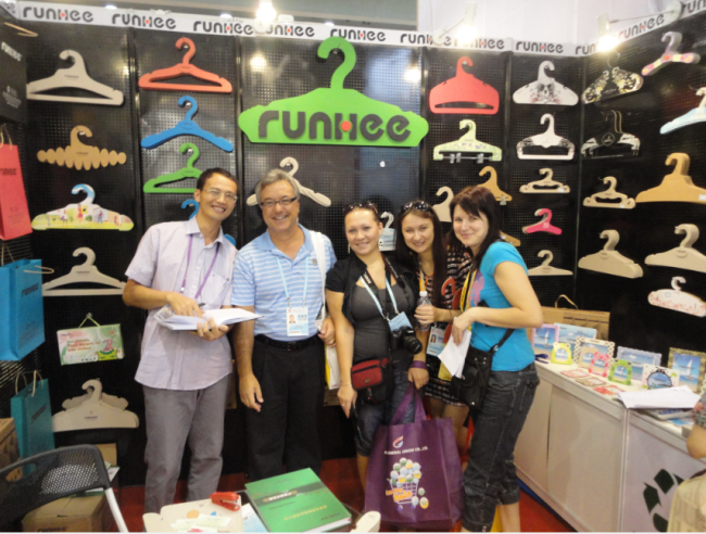 Trade show product arrangement