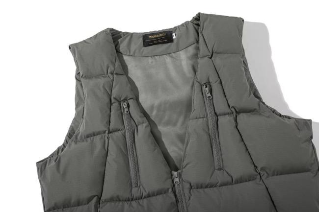 Winter Fashion Quilted V-Neck Zipper Pockets Sleeveless Puffer Vest
