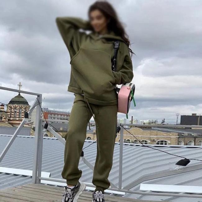 High Quality Women Turn Collar Style Women Tracksuit for Jogging / Casual Women Track Suit