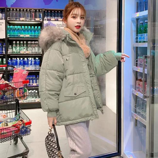 Wholesale Customize Thick Trendy Puffer Women′s Down Coat Winter Solid Long Sleeve Zipper Down Coat for Women