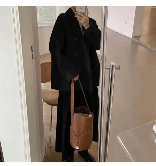 Fall and Winter Woman′s Coats Ladies Jackets Woolen Solid Turn Down Collar Long Coats for Woman