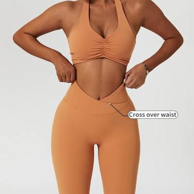 China Breathable Scrunch Sports Bra Workout Leggings Sets For Women for sale