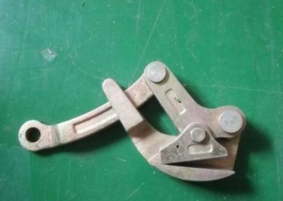 China 10KN Single Cam Wire Cable Clamp / Earth Wire Gripper Tool For Steel Strand for sale