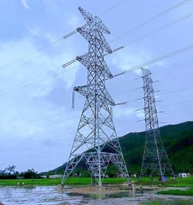 China 110KV torres de acero del enrejado de la telecomunicación Q235 Q345 Q420 en venta