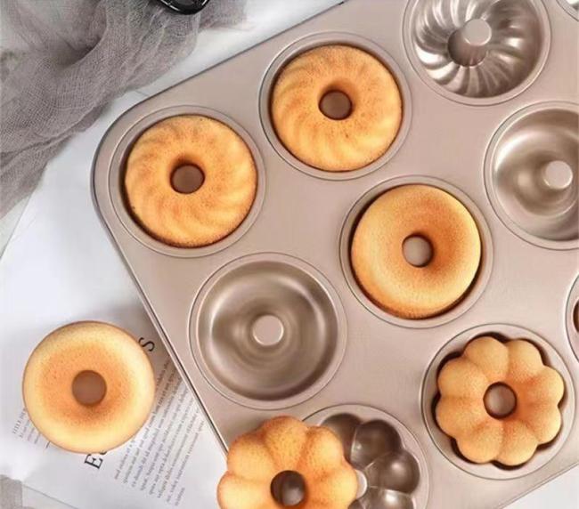 Cute Cartoon Bakeware Set for Baking Cakes, Cookies, and Breads