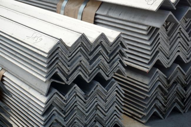 Hot Rolled Unpolished Steel Angle Beam Wear Resistance 304 Metal Right Angle Trim 0