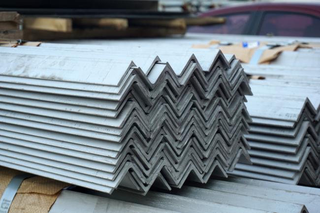 Hot Rolled Unpolished Steel Angle Beam Wear Resistance 304 Metal Right Angle Trim 1