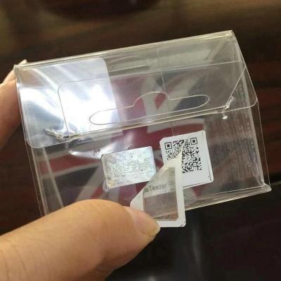 中国 Customized Size Waterproof QR Code Label Roll Easy Scan Carton Packaging 10000 Pieces 販売のため