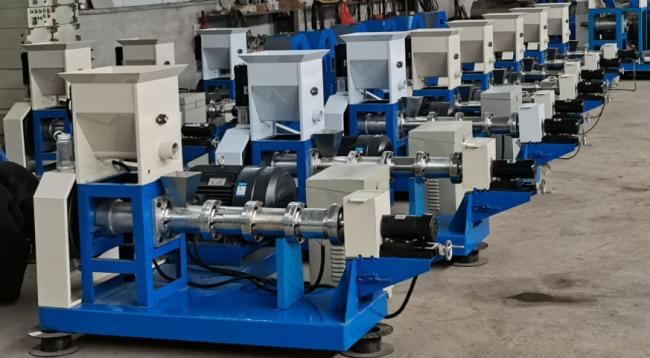 Fish feed extruder in Feed Processing Machines