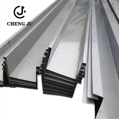 China 0.3-0.8mm Aluminum Roof Gutters Galvanized 20ft Sheet Metal Rain Gutters for sale