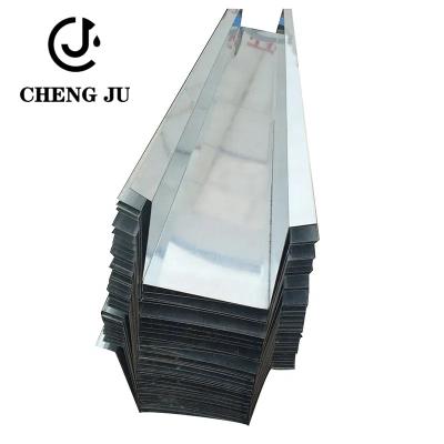 中国 上塗を施してある屋根雨溝材料の屋根ふきのパネルを流出させる電流を通された雨溝を亜鉛でメッキしなさい 販売のため