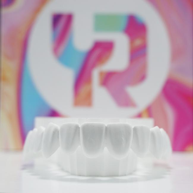 4D PLUS multilayer zirconia disc close-up
