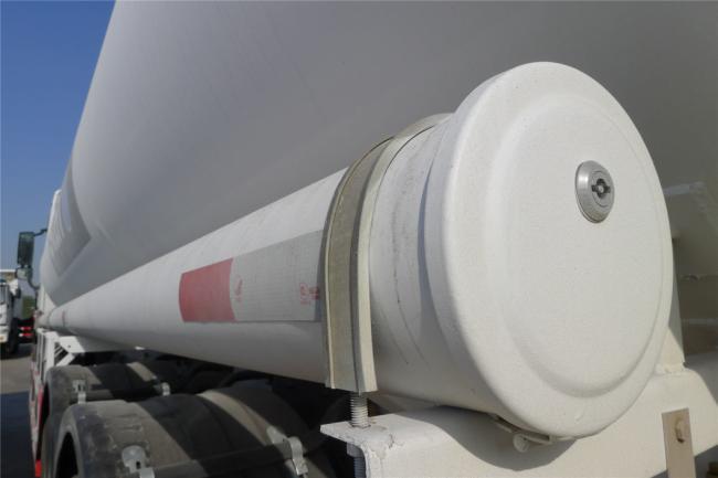 HOWO Shacman Fuel Tanker Fuelling Truck Fuel Dispenser Truck Fuel Tank Truck