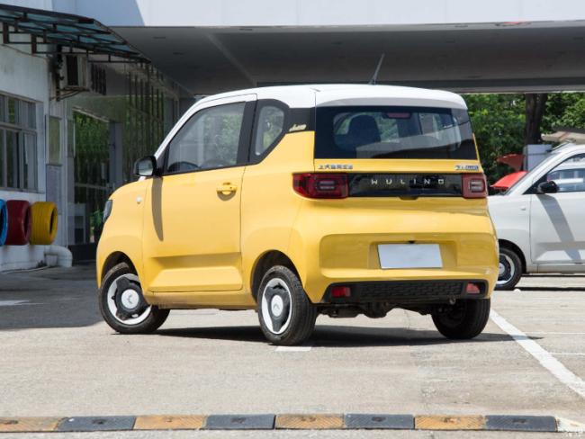New Wuling Hongguang Mini Four Seat Electric New Energy Vehicle Fashionable Simple High-Quality Vehicle Chinese Electric Car