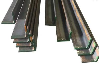 China Aço em barra entalhado de ângulo do metal para o apoio L ferro laminado a alta temperatura da venda do perfil da forma à venda