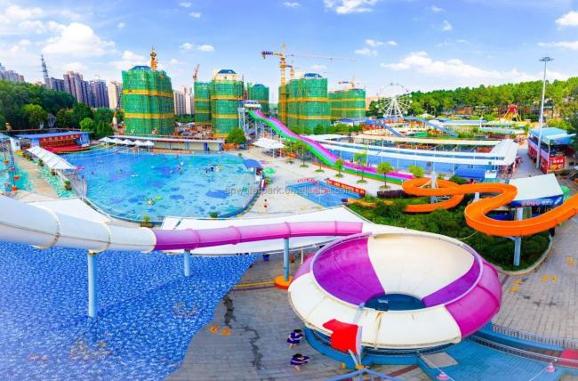 Large water park installation