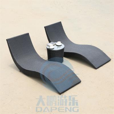 Chine Résistant UV en osier tous temps de Chaise Lounge de meubles extérieurs de patio de rotin de PE à vendre