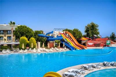 中国 ODM Kids Aqua Amusement Park Equipment Swimming Pool Fiberglass Water Slide Price 販売のため