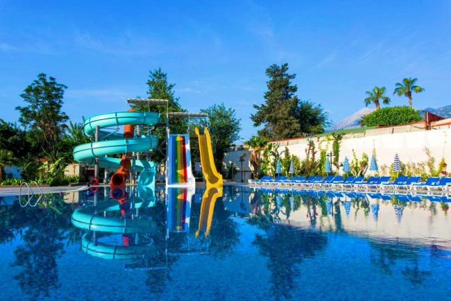 OEM Large Water Amusement Park Facilities Children Swimming Pool Equipment Design