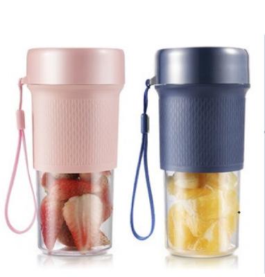 China 300ML 7.4V Mini Electric Juice Bottle Fruit Blender Machine Rechargeable for sale