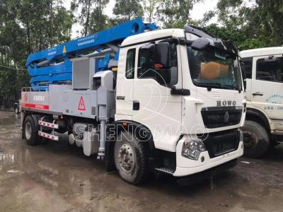 中国 Mobile Concrete Pump Concrete Boom Pump Truck with Chssis on Sale 販売のため