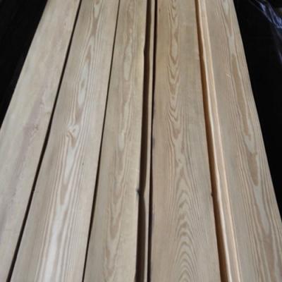 China 0.6mm Natural Russian Pine Wood Veneer, Panel A Grade, Crown Cut for sale