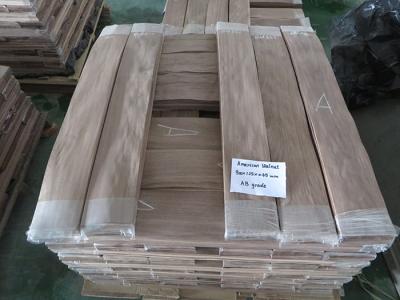 Chine Le bois coupé plat de noix noire de Juglans de la largeur 125mm plaquent la tolérance de 0.02mm à vendre