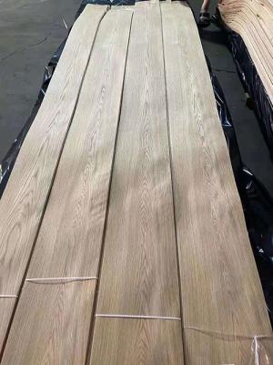 China Flat Cut 0.45mm White Oak Wood Veneer 12% Moisture Plywood Use for sale