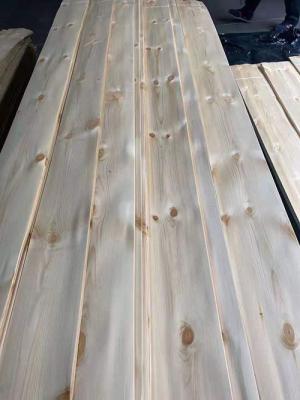 China Interior Decoration 0.6mm Wood Veneer Slice Cut Knotty Pine Veneer for sale