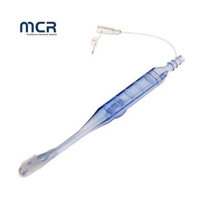 中国 Single Use Suction Toothbrush With Transparent Handle For Easy Observation Oral Care ICU Tool 販売のため