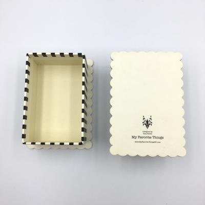 China Cajas de regalo cosméticas de la cartulina con el ODM de las tapas que empaqueta la parte inferior de papel reciclada en venta