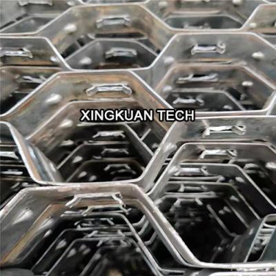 Chine type hexagonal de l'acier au carbone H de 2.5X25mmX50mm Mesh Wire Low pour la doublure réfractaire à vendre