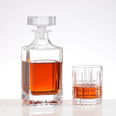 China Hot 500ml 750ml Glass Bottles for Transparent Empty Liquor Rum Gin Spirits Vodka for sale