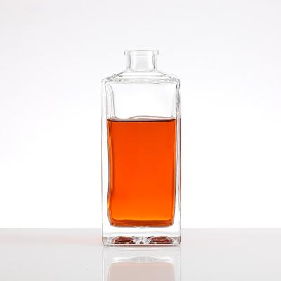 China Clear Square Shape Glass Spray Bottle 500ml 700ml 750ml for Liquor Distribution Channel for sale