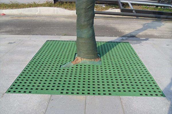 Tree pond grate