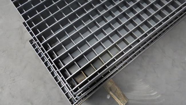 plug-in steel grating